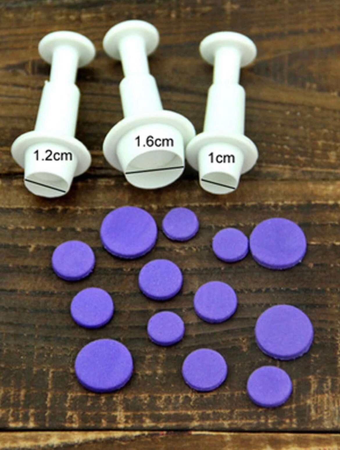 Dot Fondant Plunger Set