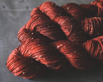 Kettle Dyed 100 grams 8515 approx 436 yards Superwash Merino Donegal Tweed Fingering Yarn GRANNY SMITH