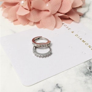 Kleine Hoop Huggies Ohrringe | Sterling Silber Ohrringe | Huggies | Zierliche Creolen | Stapelbar | Alte Geld Mode | Herbst Herbst Accessoires |
