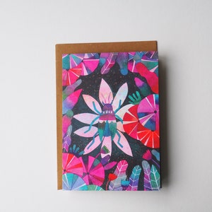 Carte de coléoptère tropical rose, art de jungle, illustration d’insecte, carte de voeux, cadeau d’amoureux de nature