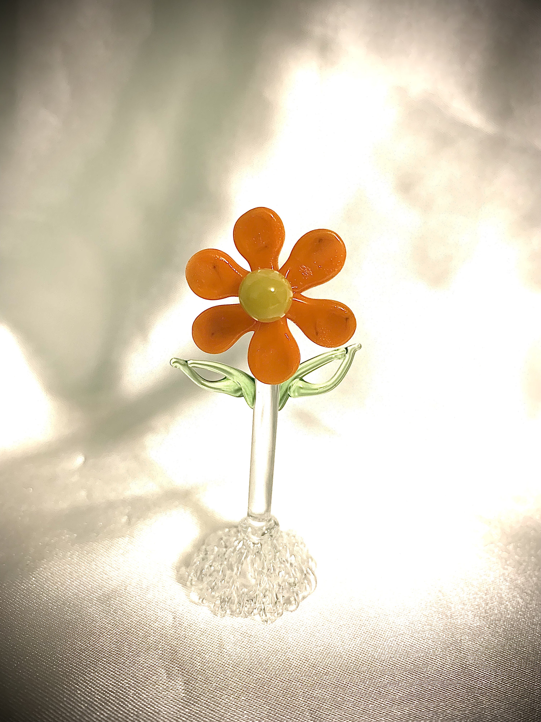 Miniature Glass Token – Little Red Flower With ‘A Nannie Makes Time’ Message, 40x40x6mm, Gift Boxed