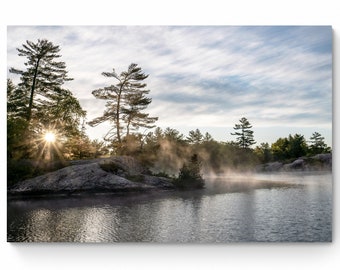 Misty Sunrise Lake Print, Brouillard matinal sur le Bouclier canadien, Paysage, Ontario, Canada, Options de photo d’art ou de toile, Art mural