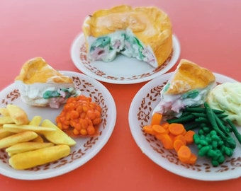 Miniature 1:6 Scale Chicken, Leek and Ham Pie. With or without sides. Suitable for 11/12" dolls and Diorama. Handmade with Clay