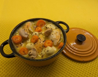 Miniature 1/6 Scale Chicken Casserole in Metal Pot. Option to add Servings & Sides. Handmade with Clay and Resin. Suitable for 11/12" Dolls