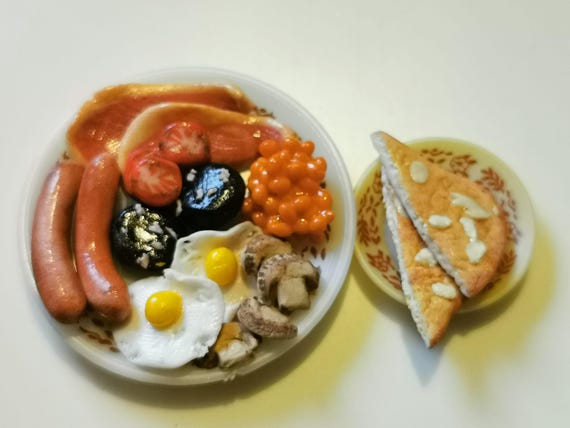 Miniature 1:6 Full English Breakfast. Suitable for dolls and dioramas. Handmade with Clay