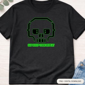 Op de afbeelding: Zwart T-shirt met een neon groen schedelontwerp gemaakt van code symbolen. De tekst "EAT SLEEP CODE REPEAT" staat onder de schedel. Het T-shirt is gemaakt van een zacht materiaal en is geschikt voor casual wear.