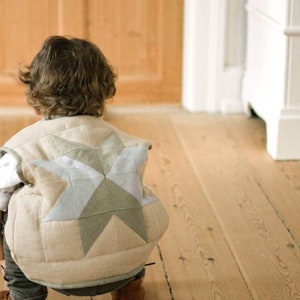 Gilet matelassé en lin pour enfants avec patchwork d'étoiles - Gilet fabriqué à la main pour enfant