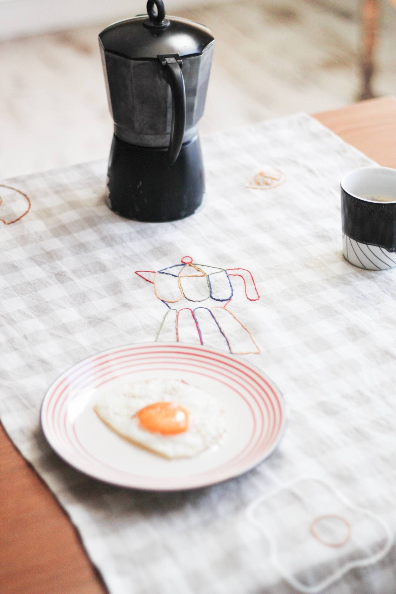 Linen Table Runner ITALIAN BREAKFAST, Mid Century Modern Table Runner ...