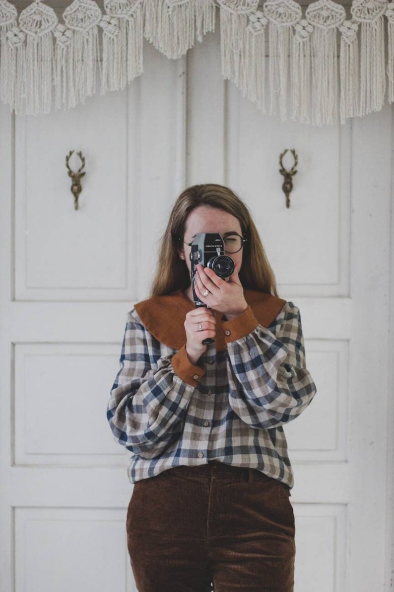 Cottagecore linen blouse/ Vintage inspired stonewashed linen shirt with flattering large collar and puff Bishop sleeves / Flax Poet shirt image 2