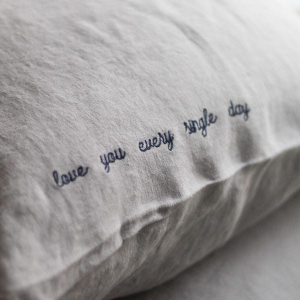 Juego de 2 fundas de almohada de lino personalizadas, bordadas con tu texto, regalo romántico para pareja, aniversario, boda, regalo único para San Valentín.