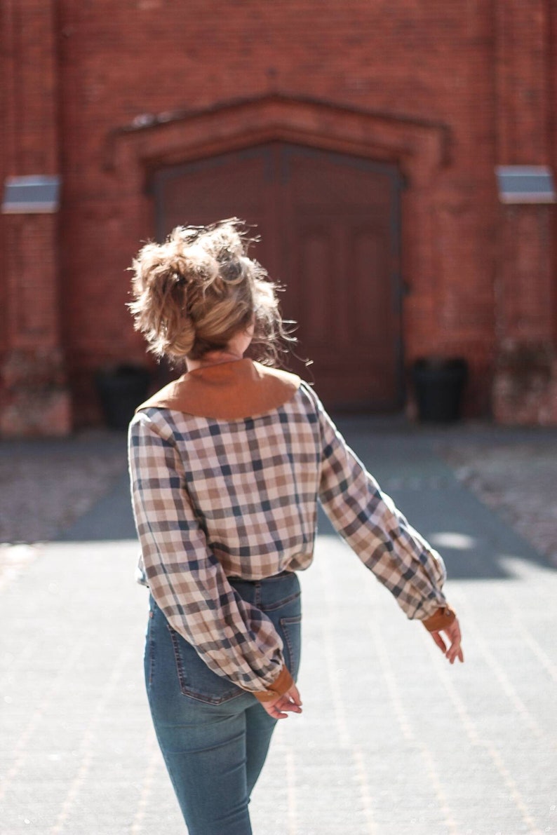 Gingham linen shirt, 70's vibe handcrafted linen shirt with flattering large collar and puff Bishop sleeves, Groovy linen shirt image 4