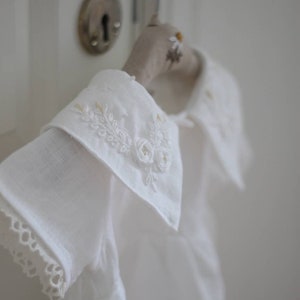 Little white linen dress with hand embroidered collar and vintage style lace / Natural linen vintage style Baptism dress / White baby dress