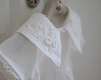 Little white linen dress with hand embroidered collar and vintage style lace / Natural linen vintage style Baptism dress / White baby dress
