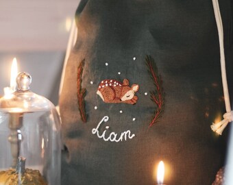 Woodland Drawstring Linen Sack With Hand Embroidered Fawn/ Reusable Embroidered Linen Pouch / Linen Toy Storadge Bag