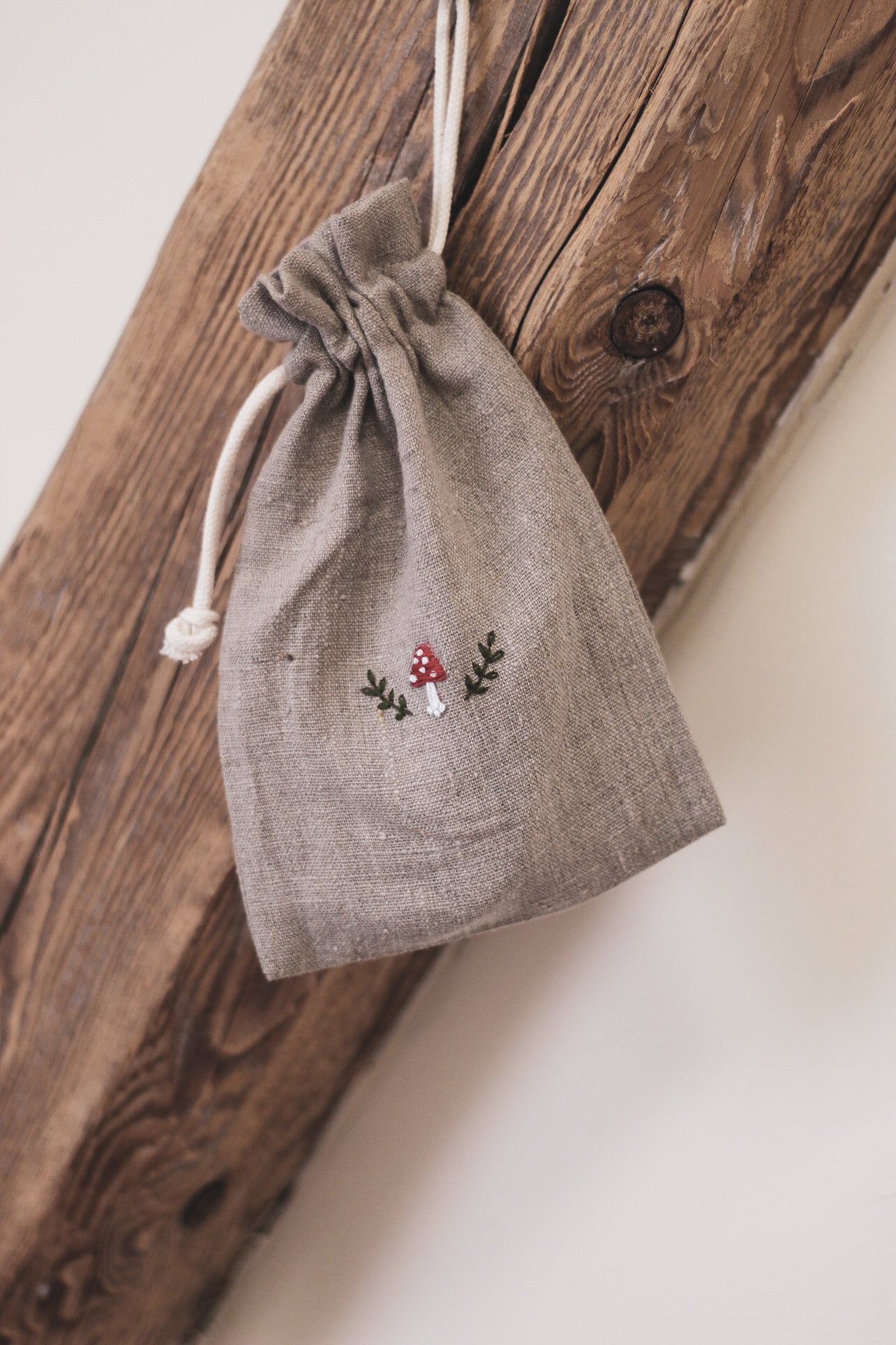 Reusable drawstring linen bags with hand embroidery/ Embroidered linen pouch / Linen gift bag /Christmas Flax Pouch Bag