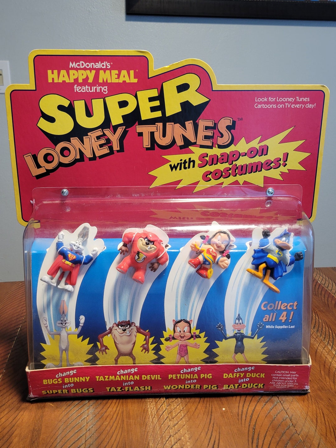 ミールトイ ディスプレイ SUPER LOONEY TUNES 1991 Mcdonald's Super Looney Tunes Actual Store Display Very Rare