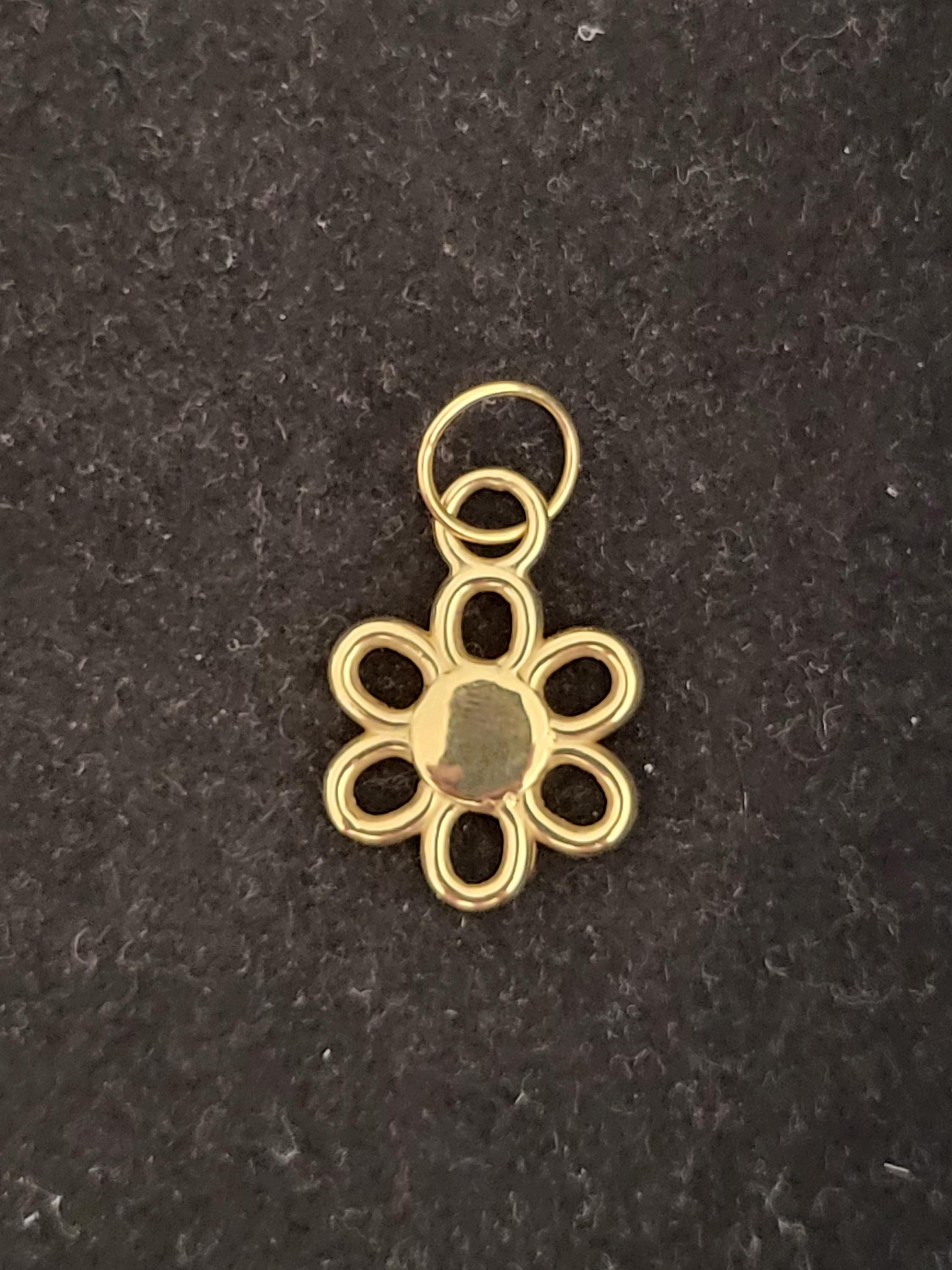 daisy♡14kgf 14kt Yellow Gold Daisy Charm - Etsy