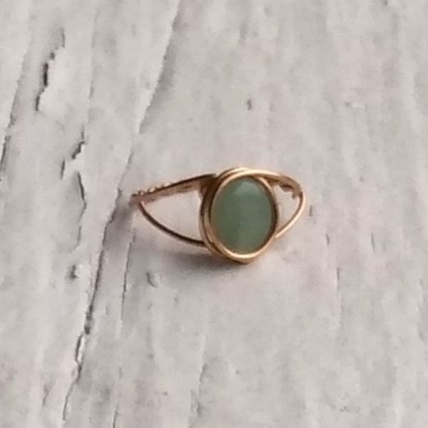 Green Aventurine Handmade Adjustable Open Ring. Wire wrapped in Bare Yellow BRASS. Vintage Love Heart Ring. Classy oval, Celtic Boho Hippie