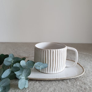 Shine White Keramik Kaffeetasse Muster Handgemachte Steinzeug Tasse Kaffee-Liebhaber-Geschenk für Sie Artisan Keramik Teetasse mit Griff Souffle