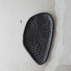 Schwarze Seifenschale Handgemachter Keramikteller Handwerker-Keramikteller Steinzeugkeramikgeschenk