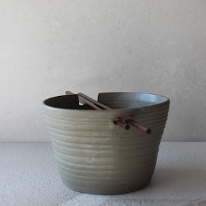Antique Look Oleve Green Pottery Bowl With Groove for Chinese Chopsticks Serving Bowl Ceramic Stoneware Dinnerware Handmade Props