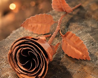 Rosa de cobre macizo hecha a mano con soporte, regalo para el 7º y 22º aniversario.