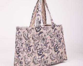 Bolso de mano acolchado - Elegante y funcional / Hecho a mano / Compre ahora