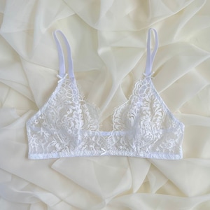 White French Chantilly Lace Bralette. Triangle Bralette. Handmade. LARGE.