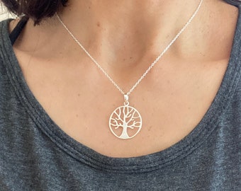 Petit pendentif rond en argent sterling avec collier
