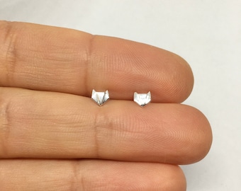 Ein Paar Ohrstecker aus Sterlingsilber in Form eines Origami-Fuchses