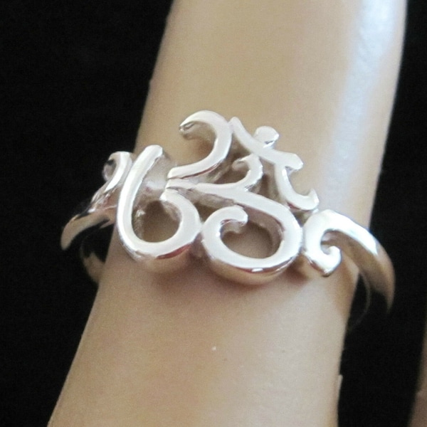 Ohm Aum Om word sterling silver ring, size 8 US ring