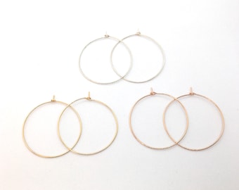 Aros de alambre fino en plata de ley maciza, alambre relleno de oro amarillo o rosa, un par de aros