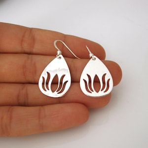 Ein Paar LOTUS Blume Tropfen 925 Sterling Silber Ohrhänger
