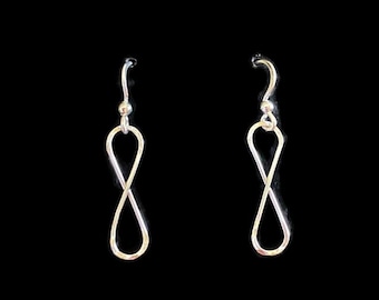 Ein Paar Unendlichkeit Eternity Symbol Draht Ohrringe in 925 Sterling Silber, 14K Gelb oder Rose Gold gefüllt