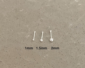 Maleńki kolczyk w kształcie kości nosowej o średnicy 1 mm, 1,5 mm, 2 mm, wykonany ze srebra próby 925.
