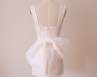 Mini vestido de satén plisado con mangas y lazo trasero, vestido de novia corto blanquecino, vestido de ensayo, vestido de novia minimalista, vestido de fiesta