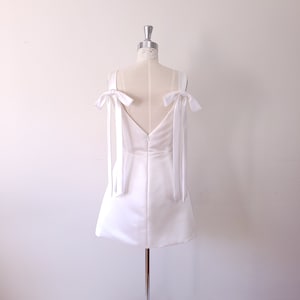 Mini robe de mariée avec noeuds, robe de mariée courte blanc cassé, robe de répétition, robe de mariée en satin, mini robe jupe trapèze image 8