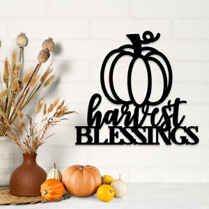 Harvest Blessings | harvest decor | fall porch decor | autumn outdoor decor | rustic fall decor | rustic fall decor | fall mantel decor