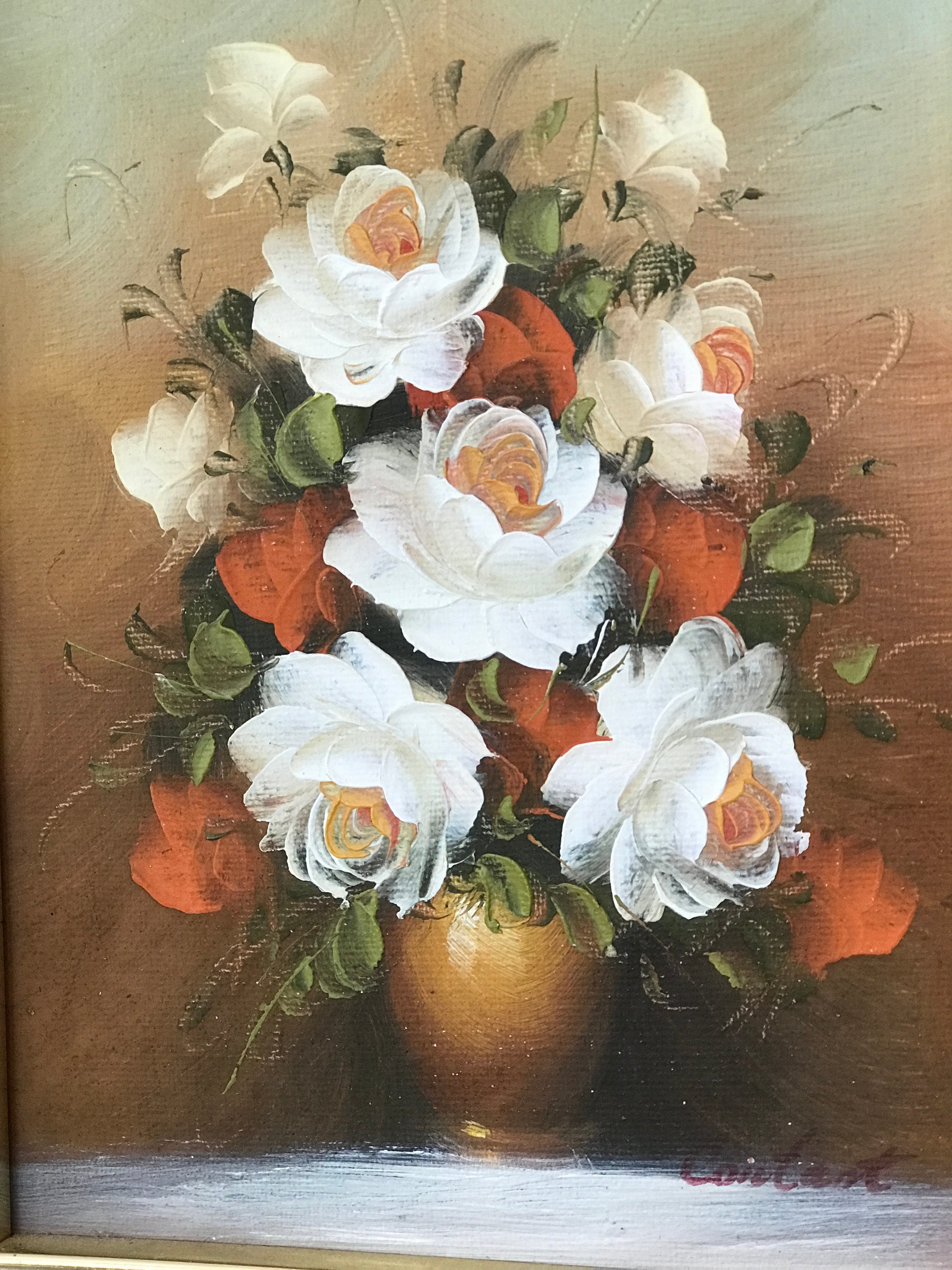 華やかなヴィンテージの金枠に描かれたリアルな静物画の花、キャンバス