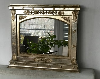 022 Miroir mural style baroque avec cadre doré vieilli 57 x 33 cm