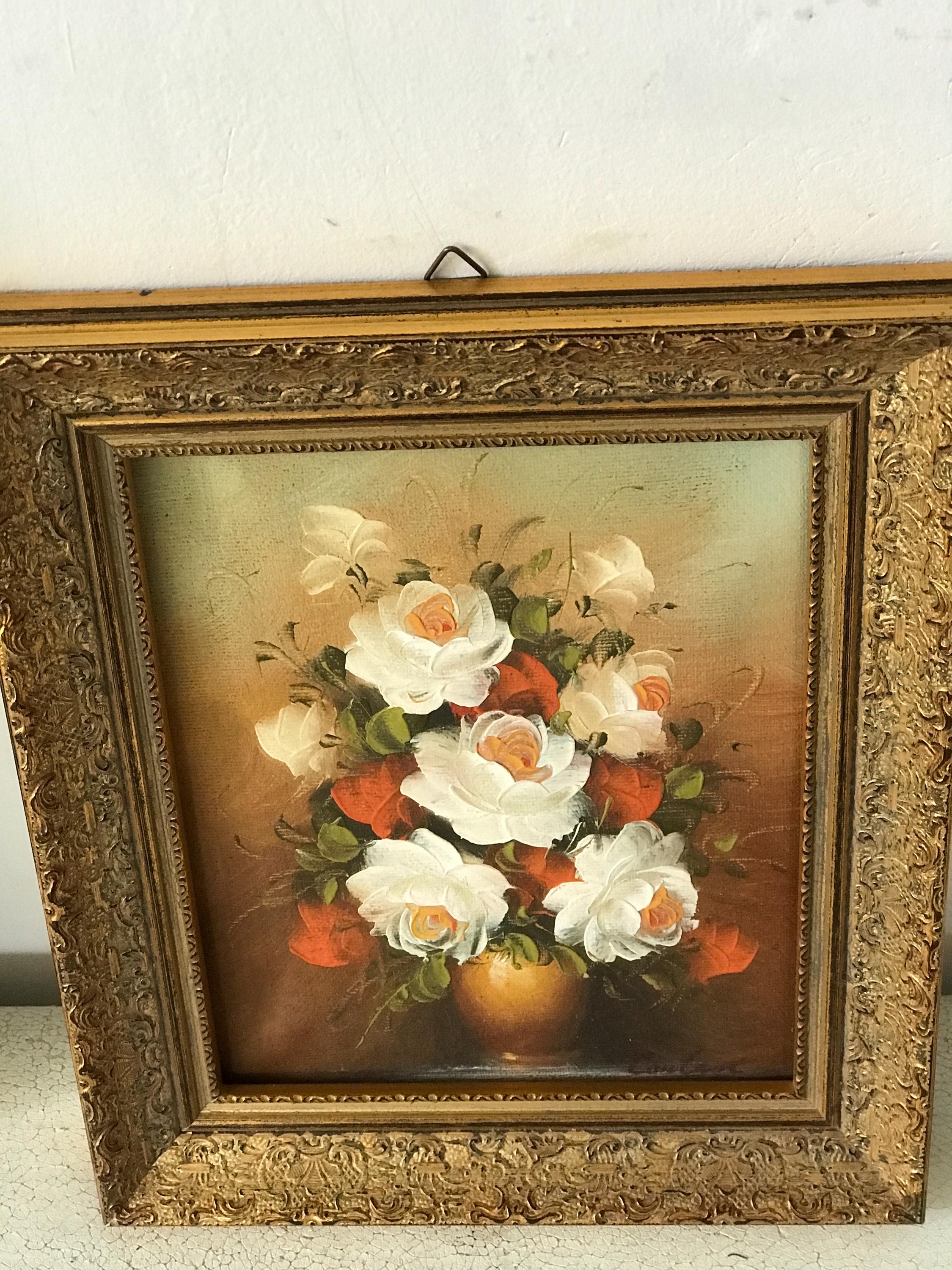 華やかなヴィンテージの金枠に描かれたリアルな静物画の花、キャンバス