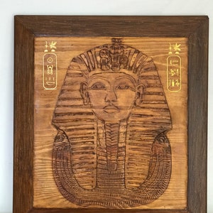 Relief en bois artisanal de Toutankhamon et noms hiéroglyphiques, art égyptien exquis, art mural, accents de décoration intérieure, cadeau attentionné