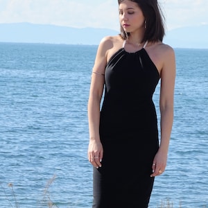 Offenes schwarzes Kleid / Neckholder-Kleid / Bodycon-Damenkleid / rückenfreies Kleid