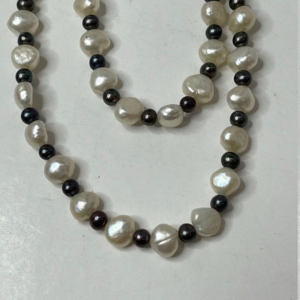 30 " Black & White color Freshwater Pearl Necklace