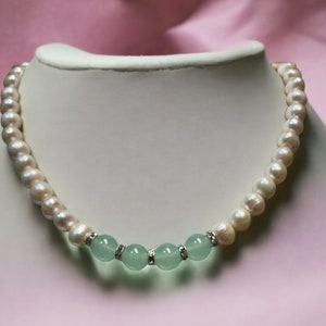 Natural Freshwater Pearl Necklace with Green Jade