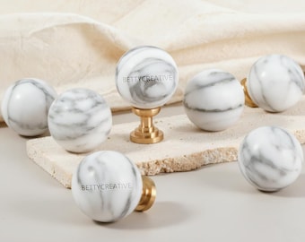 Gałka do szuflady z marmurowej kuli Arabescato, uchwyty do szafek z kamienia, okrągłe uchwyty do drzwi Wabi Sabi, niestandardowo grawerowana biała gałka do komody, okucia