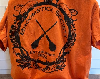 Camiseta serigrafiada de Broomstick Society