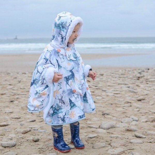 Poncho cape à capuche bébé et enfant pour siège auto