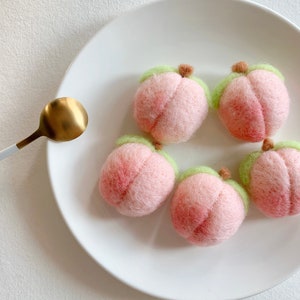 Feutre de pêche, Feutre de laine pêche, Décoration pêche, Laine pêche, Fruit feutré, Décoration de fruits, Fournitures feutrées, Accessoires en feutre, Ornements pêche