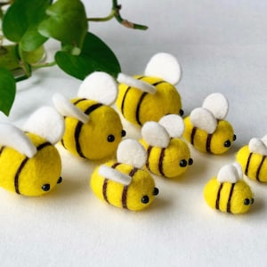 Filz Biene 10 Stück, drei Größen, Bienen Dekor, Nadel Filz Bienen, Gefilzte Bienen, Honig Bienen Dekor, Filz Accessoires, Filz Humble Bee, Woll Biene